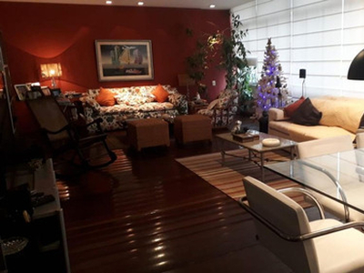 Apto Copacabana | 3 Quartos | 160 M² | Cond: R$2287.0 | 1 Vaga