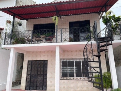 casa ampla no 2º andar, centro