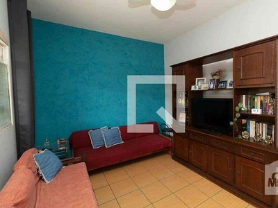 Casa com 3 quartos à venda no bairro Campo Alegre, 200m²