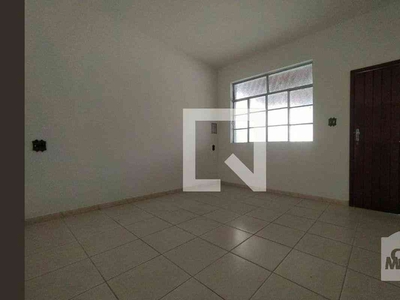 Casa com 4 quartos à venda no bairro Conjunto Minascaixa, 100m²