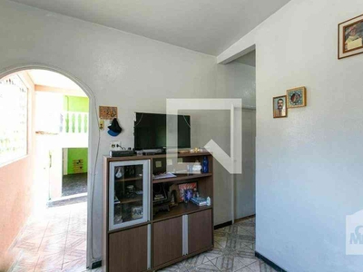 Casa com 4 quartos à venda no bairro Conjunto Minascaixa, 285m²