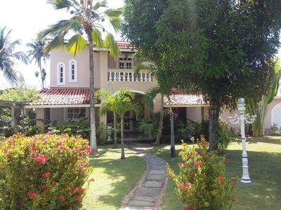 Casa com 5 quartos, 2 suítes no Condomínio Lagoa Dourada. Para aluguel anual ou temporada.