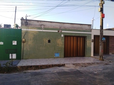 Casa em Messejana, próximo ao Hospital Waldemar de Alcantara