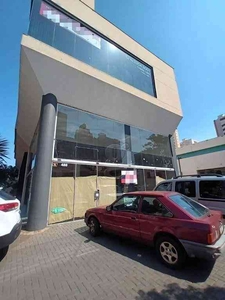 Loja para alugar no bairro Centro, 200m²