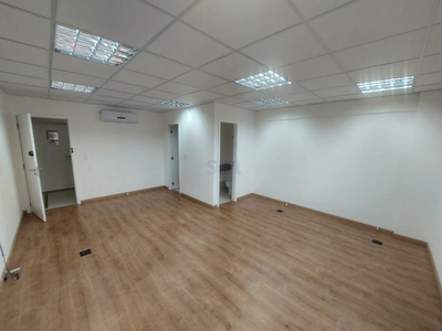 Ótima Sala Para Locação Seminova ( Pronta Para Entrar ), 40m²