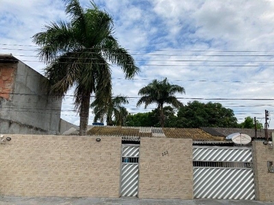 Vendo bela Casa no Cj. Castanheira