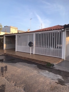 4 Quartos, 2 suites, porcelanato, toda planejada, com ou sem mobília.