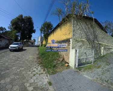 Adriano carpes vende casa escriturada com 5 quartos no centro de Balneário Piçarras