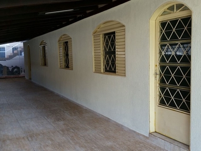 Alugo Casa na Vila Planalto