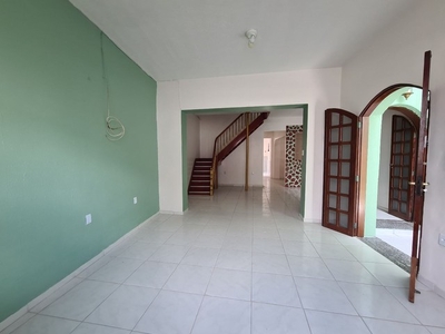 Alugo Excelente Casa no Centro de Manaus com 04 Quartos - Comercial ou Residencial