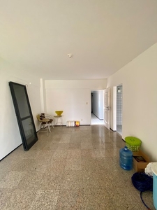 Apartamento com 02 quartos nascente no
Renascença.