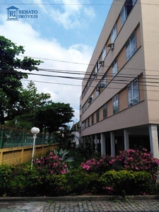 Apartamento com 3 dormitórios à venda por R$ 300.000,00 - Largo do Barradas - Niterói/RJ