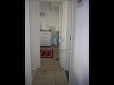 Apartamento de 1/4 revertido por 2/4 no Costa Azul