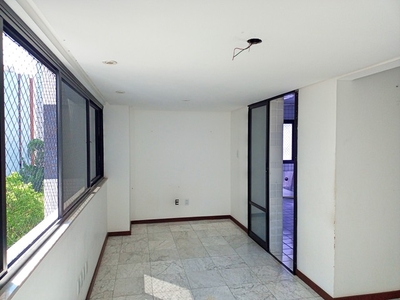 Apartamento de 3 quartos com área privativa de 127,00 m² e 2 garagens Graça Salvador Bahia