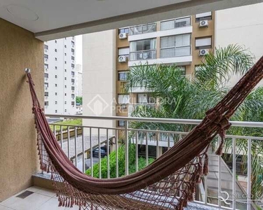 Apartamento de 3 quartos com sacada e churrasqueira no Passo da Areia em Porto Alegre-RS
