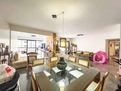 Apartamento para venda tem 180 metros quadrados com 3 quartos em Ponta Verde - Maceió - AL