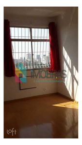 Apto Centro | 2 Quartos | 65 M² | Cond: R$600.0 | 0 Vagas