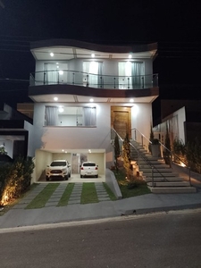 Belissima Casa no Condominio Passaredo 04 qts/Vaga 06 Carros/ Casa Duplex