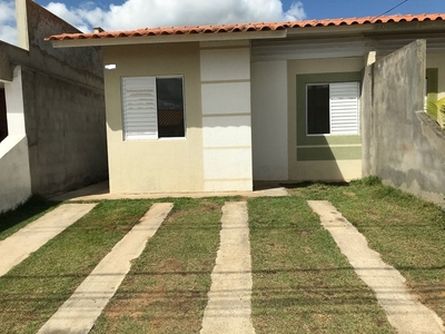 Casa 2/4 semimobiliada no Condomínio Terra Nova II