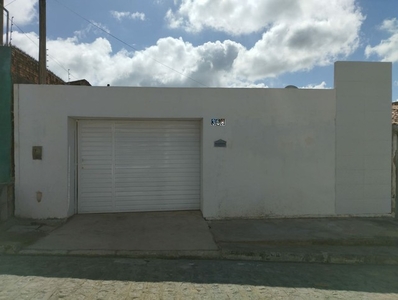 Casa à venda no bairro Arnon de Melo.