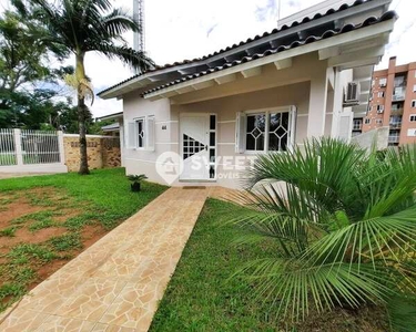Casa à venda no bairro Santo André - São Leopoldo/RS, com Piscina, 2 dormitórios sendo uma