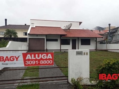 Casa com 1 quarto para alugar na Rua José Chafi Chein Chaia, 97, João Paulo, Florianópolis, 63 m2 por R$ 2.900