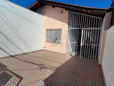 Casa com 2 dormitórios à venda, 80 m² por R$ 320.000