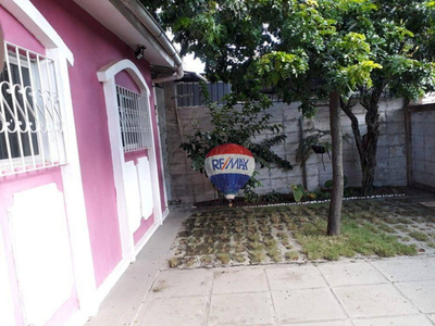 Casa Com 3 Dormitórios À Venda, 110 M² Por R$ 305.000,00