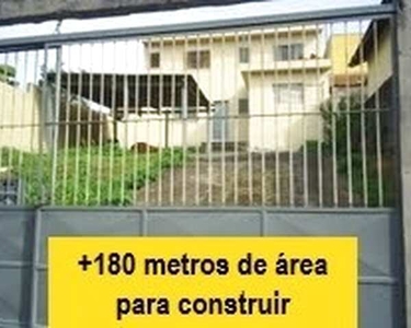 Casa com 3 dormitórios em Interlagos
