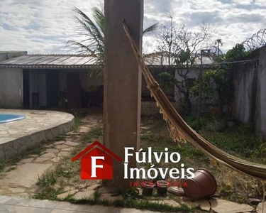 Casa com 4 Quartos, Lazer com Piscina e Churrasqueira, Lote de 800m², Dentro de Condomínio