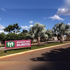 Casa de 3 quartos no Condomínio Bosque dos Buritis Goiânia-GO