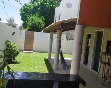 Casa de condomínio para venda tem 180 metros quadrados com 3 quartos em Buraquinho