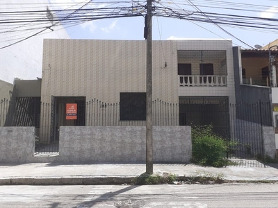 Casa Duplex Atrás do Estádio Presidente Vargas