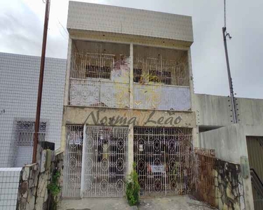 Casa Duplex com 02 Casas Anexas à Venda no Bairro Siqueira Campos. Próximo á Mercearia Men