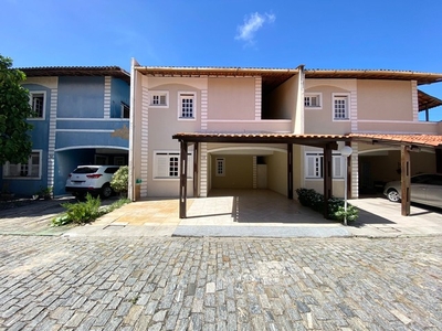 Casa em condomínio com 04 suítes, dependência completa, 04 vagas