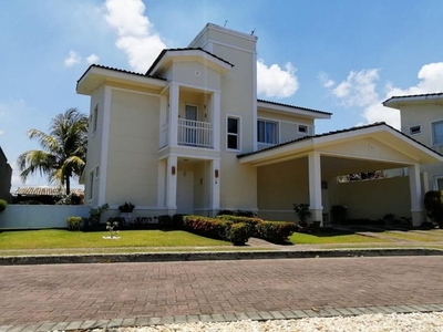 Casa em condomínio com 4 dormitórios para alugar, 235 m² por R$ 6.774/mês - Centro - Euséb