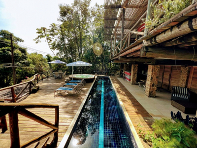 Casa em condomínio com 4 Suítes, piscina e hidro à Venda, 230m² porR$2.260.000 - Praia da Feiticeira – Ilhabela