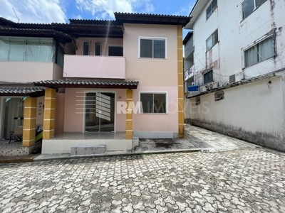 CASA EM CONDOMÍNIO RESIDENCIAL em SALVADOR - BA, ITAPUÃ