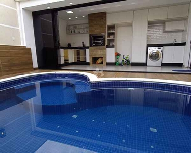 Casa Modelo Clara com Maravilhosa Área Gourmet e Piscina Aquecida, Rica em Planejados em C