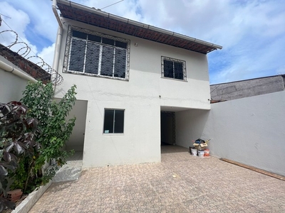 Casa no Jangurussu com 4 Quartos e 3 banheiros à Venda, 140 m² por R$ 250.000