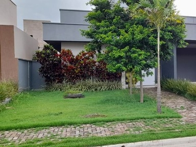 Casa para aluguel com 205 metros com 4 quartos, sendo 4 suítes. Linda!