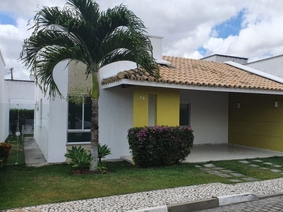 Casa para aluguel, em Condomínio localizado na Av. Artemia Pires.