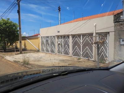 Casa para aluguel tem 70 metros quadrados com 3 quartos em Caldas do Oeste - Caldas Novas