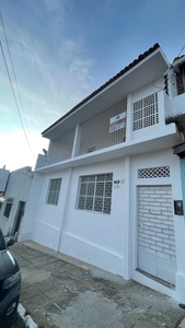 Casa para venda com 200 metros quadrados com 6 quartos em Centro - Maceió - AL