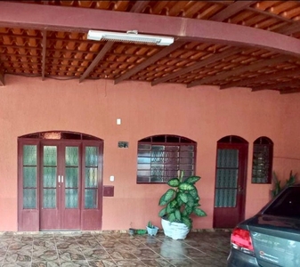 Casa para venda possui 165 metros quadrados com 3 quartos em Samambaia Norte - Brasília -