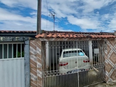 Casa para venda possui 200 metros quadrados com 3 quartos em Clima Bom - Maceió - AL