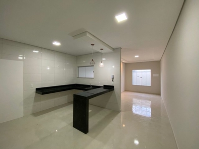 Casa para venda tem 106 metros quadrados com 3 quartos em Dinah Borges - Eunápolis - BA
