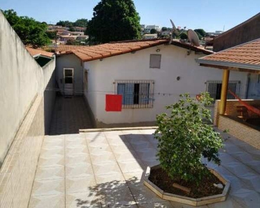 Casa para venda tem 220 metros quadrados com 3 quartos em Jardim Novo Campos Elíseos - Cam