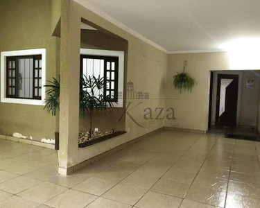 Casa Sobrado - Loteamento Villa Branca - Jacareí - 235m² - 4 Dormitórios