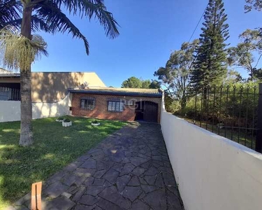 ![CDATA[Casa para Venda - 1600m², 3 dormitórios, 4 vagas - Restinga]]